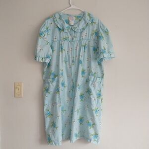 VTG Bernette Housecoat Robe 2X/XL*Blue Floral Pockets Pearl Snap Ruffle Cotton
